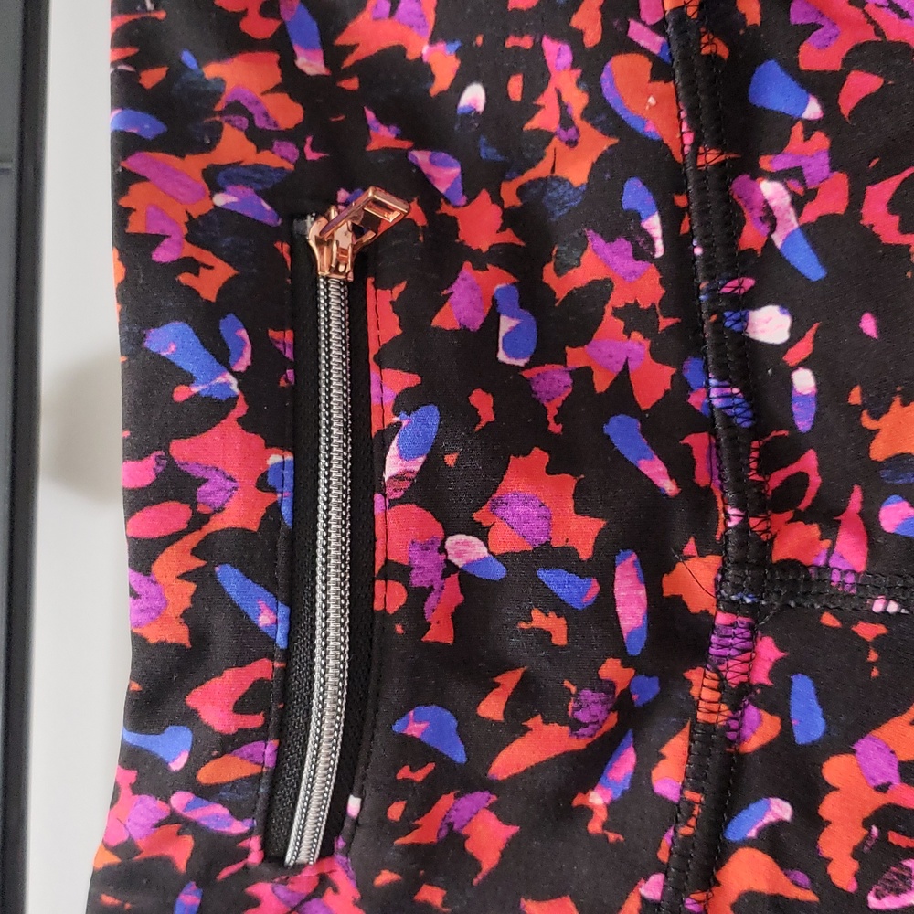 Lou & Grey Colorful Patterned Form Leggings - Picture 4 of 10